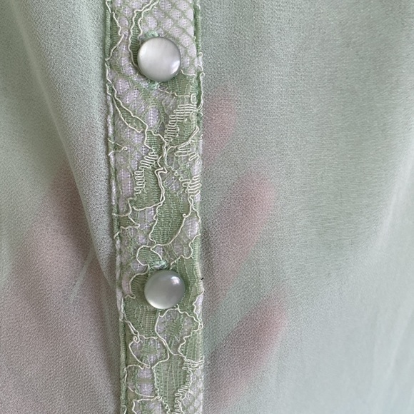 🌷💐💚 Gorgeous mint Back lace low high mint colour short sleeve blouse 💚😍💐 - Picture 4 of 6